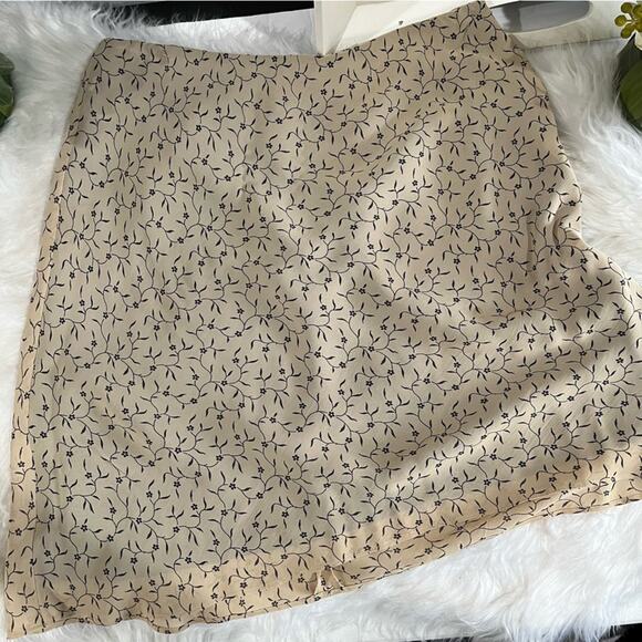 NEW DKNY Vintage 90s Classic A-line Two Tone Floral Flutter Hem Knee Skirt - Picture 6 of 14